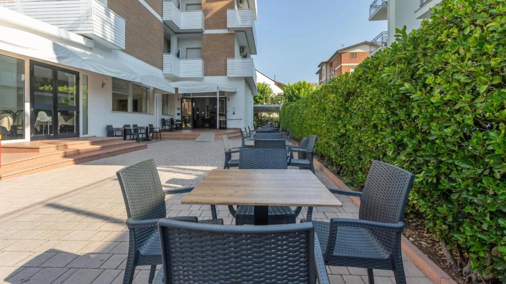 hotel kennedy giardino esterno