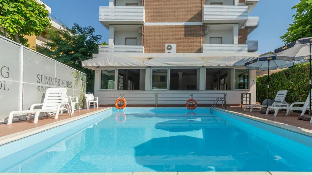 hotel kennedy piscina3