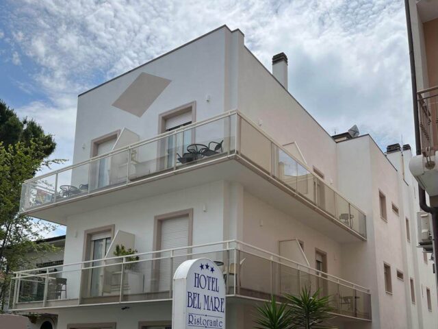 hotel belmare front