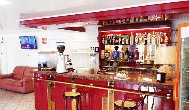 bar hotel crystal torre pedrera