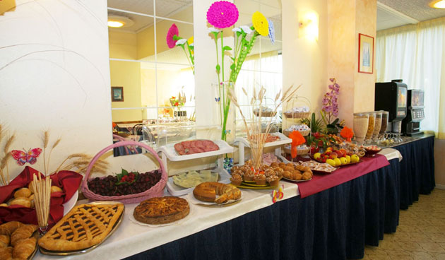 buffet hotel crystal torre pedrera