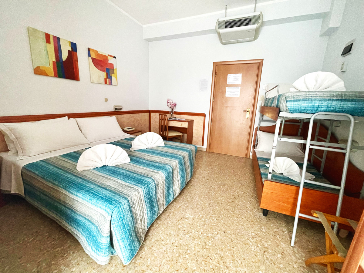 hotel crystal camera quadrupla