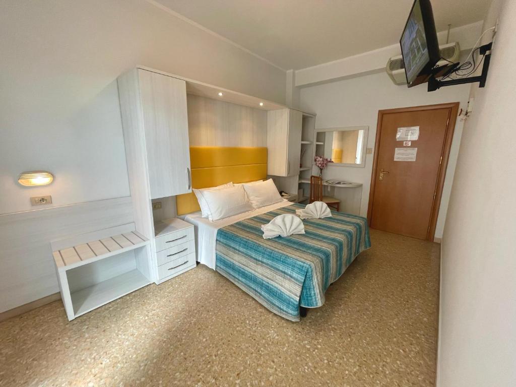 hotel crystal tripla4