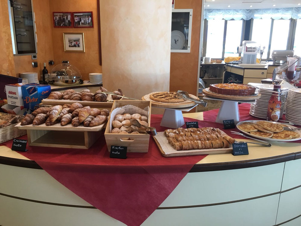 hotel doge torre pedrera bffet colazione