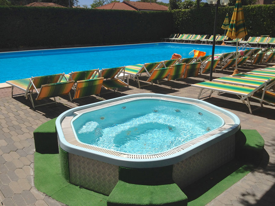 hotel doge torre pedrera piscina
