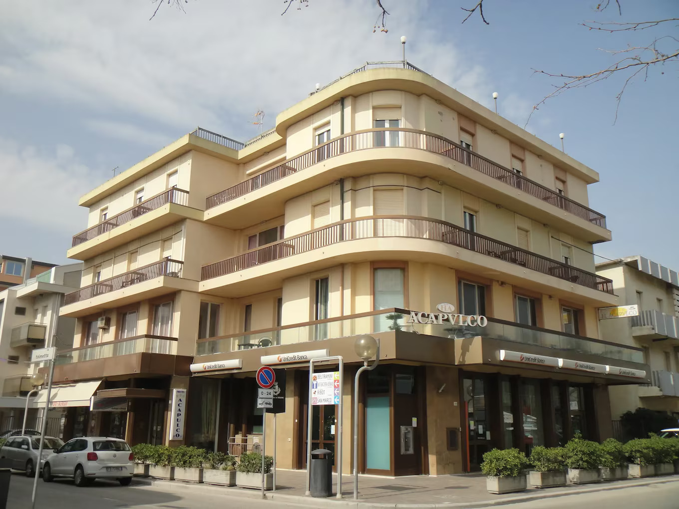 hotel acapulco front2
