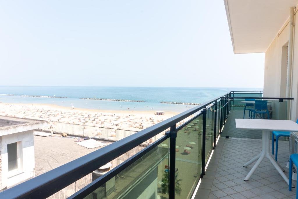 rimini hotel gin balcone