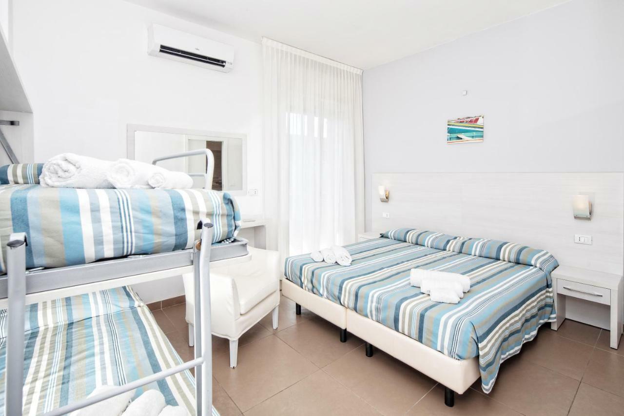 rimini hotel gin camera8