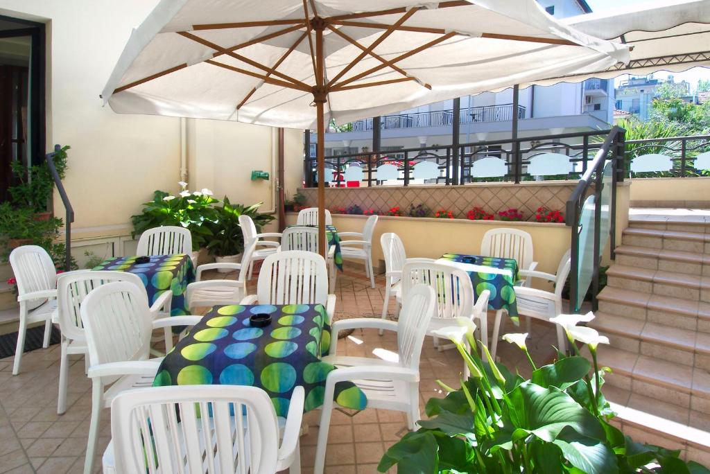 hotel villa lieta giardinoesterno