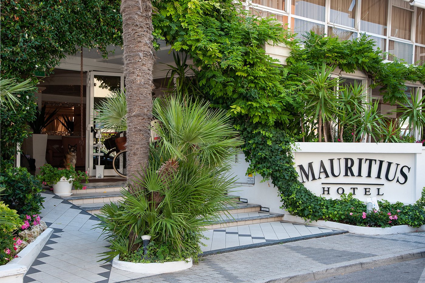 hotel mauritius front