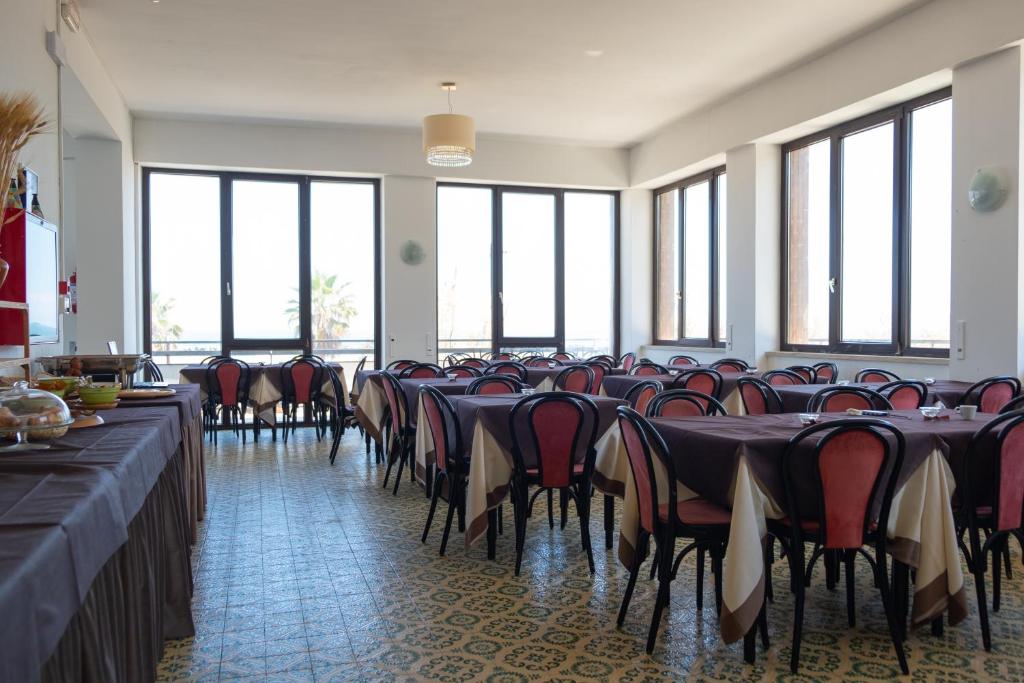 hotel re leone sala