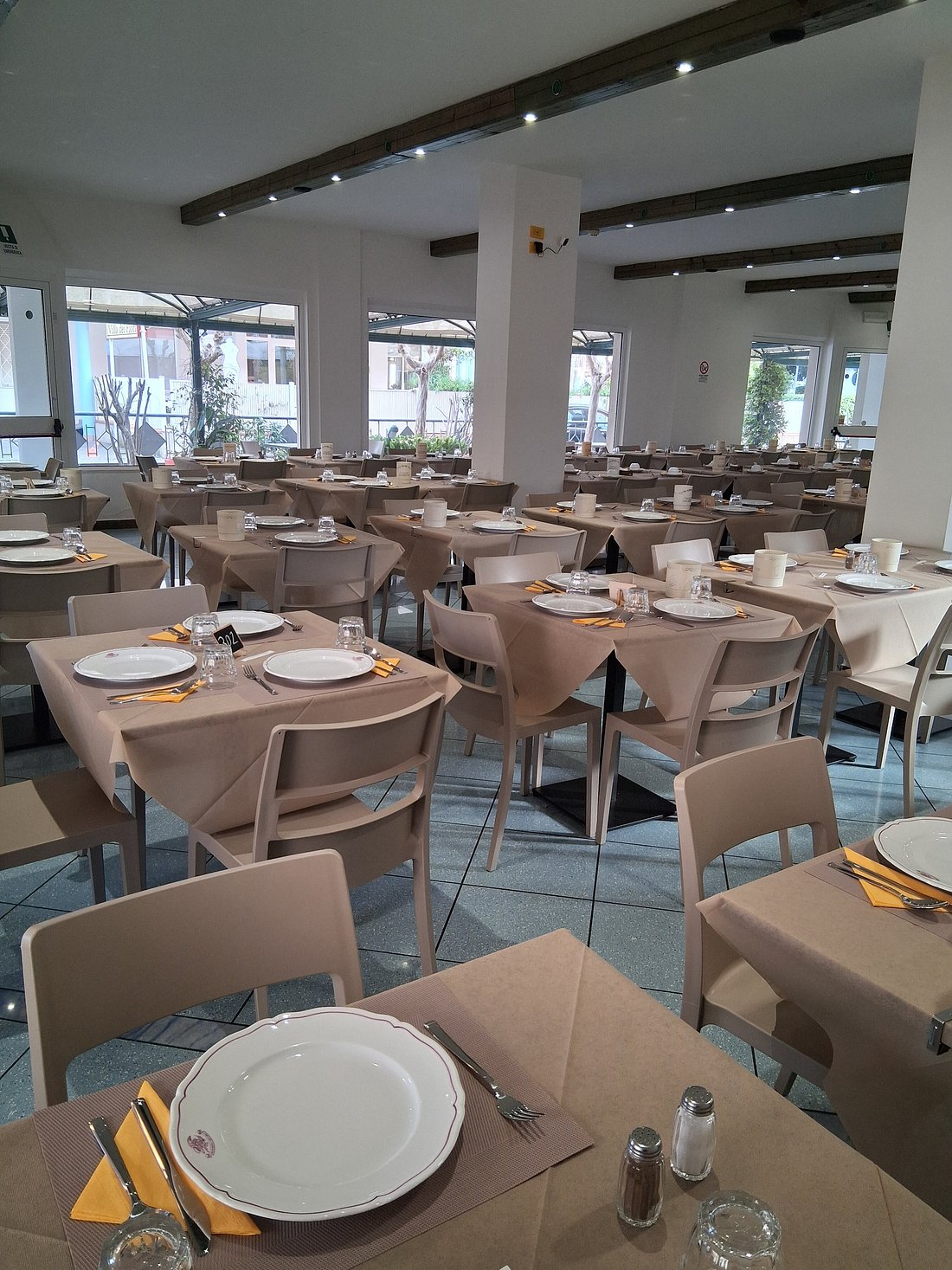 hotel aron sala2