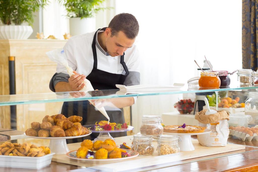 hotel baia imperiale buffet colazione