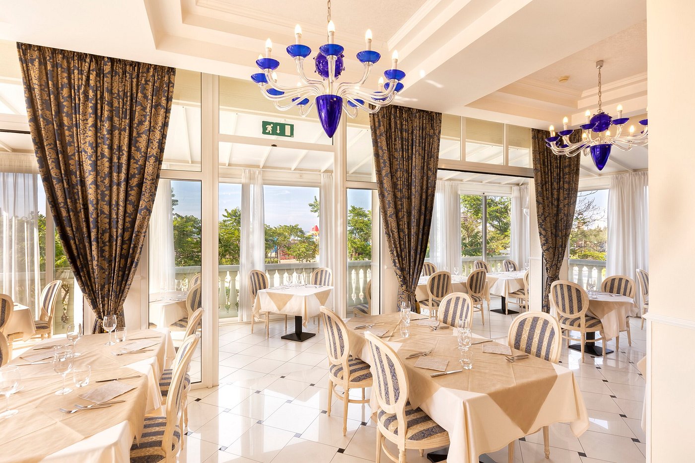 hotel baia imperiale sala