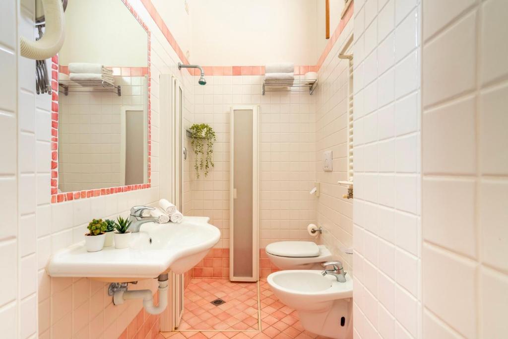 hotel rondinella e viola bagno