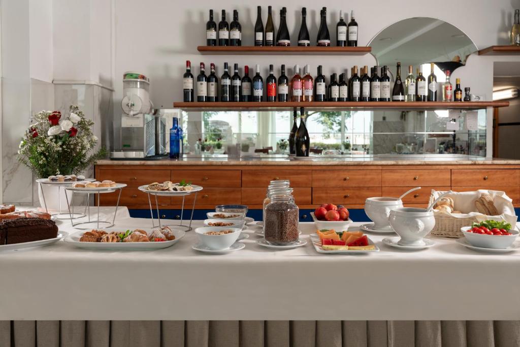 hotel ascot bar buffet