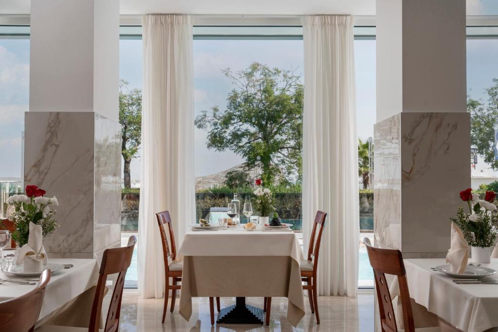 hotel ascot dining room