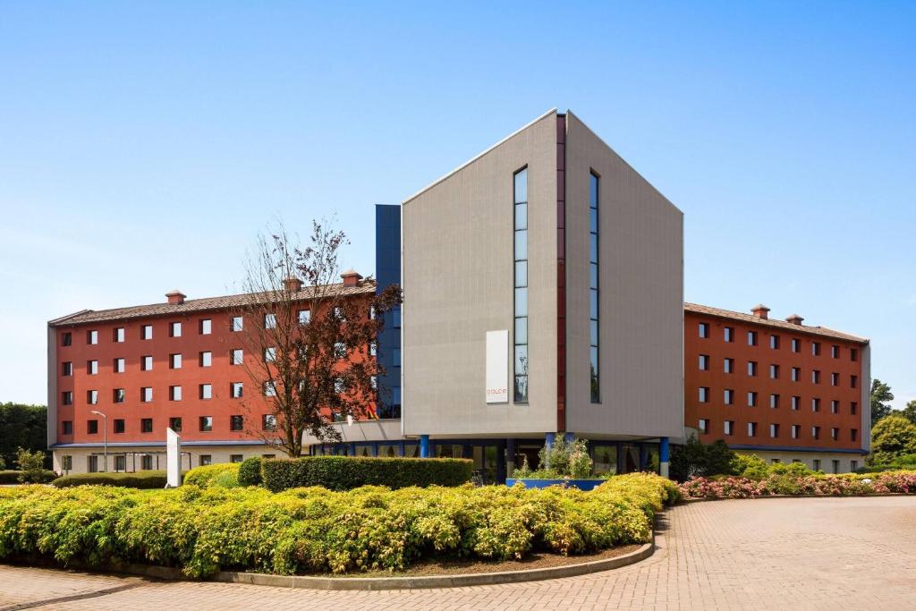 hotel dolce malpensa front