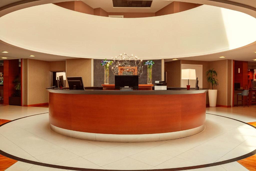 hotel dolce malpensa reception