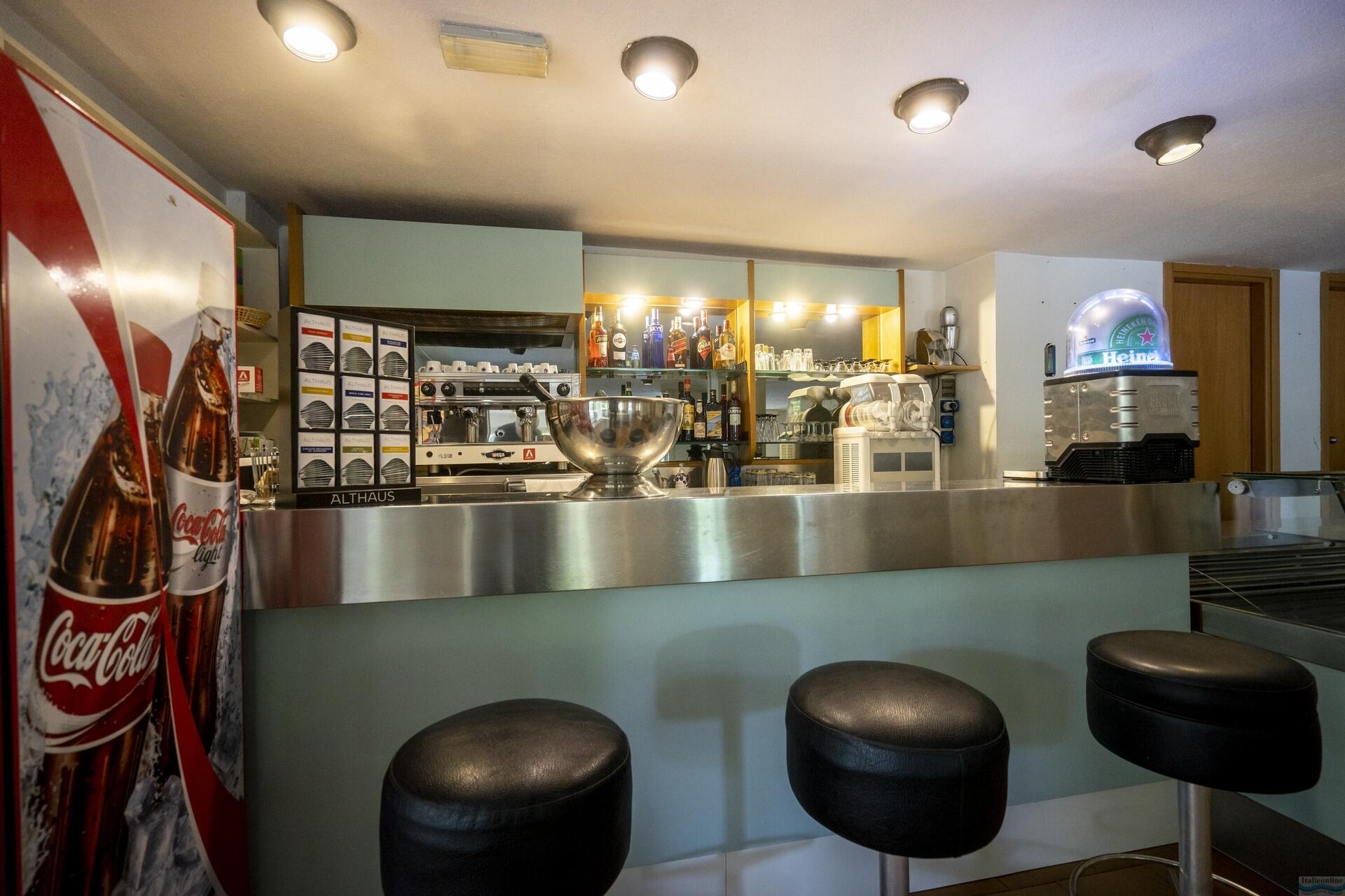 hotel mamy bar