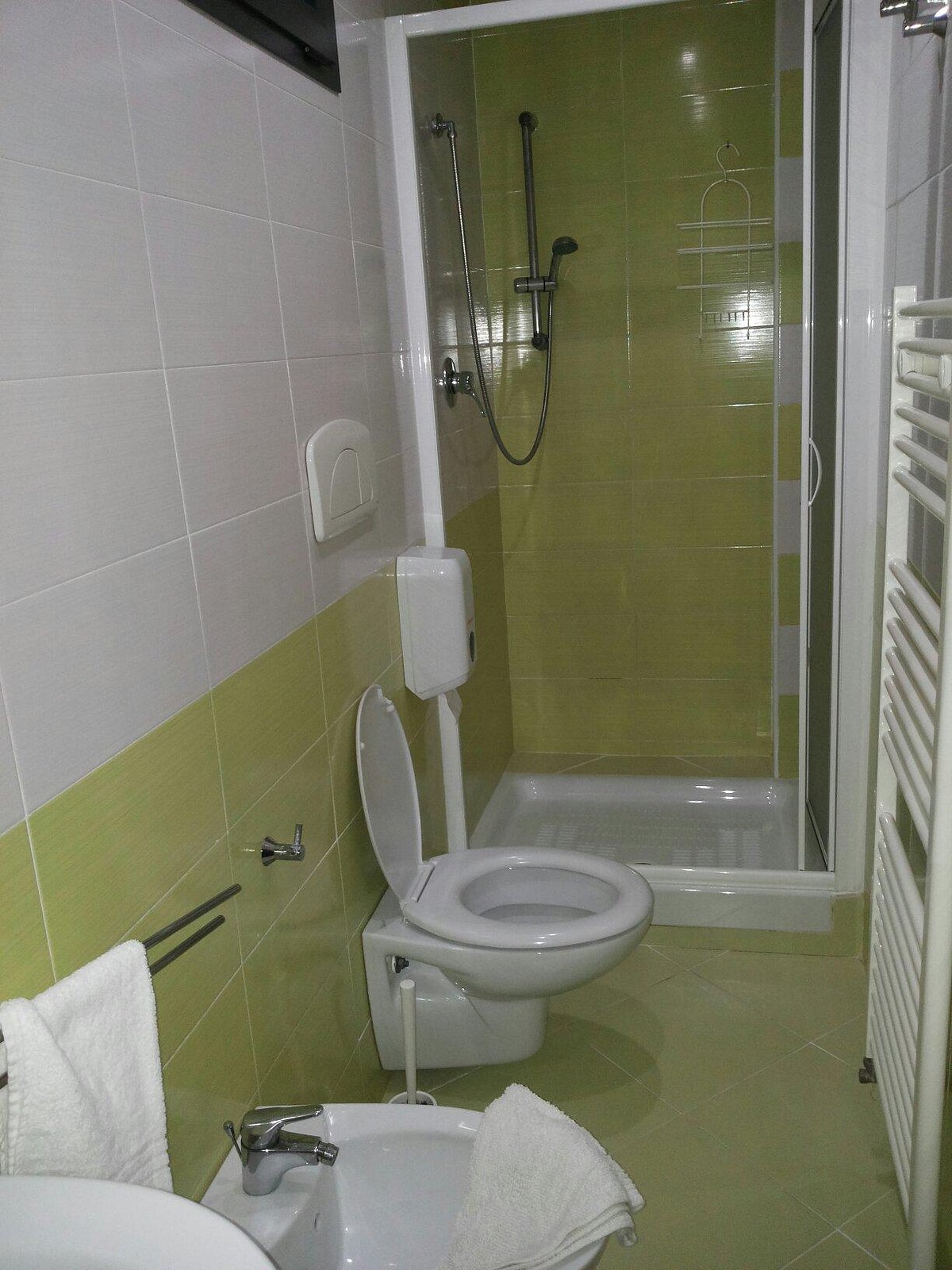hotel canasta bagno
