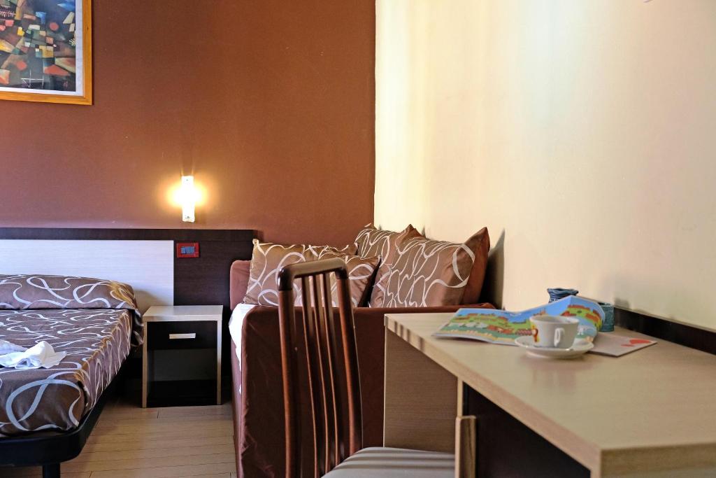 hotel canasta stanza