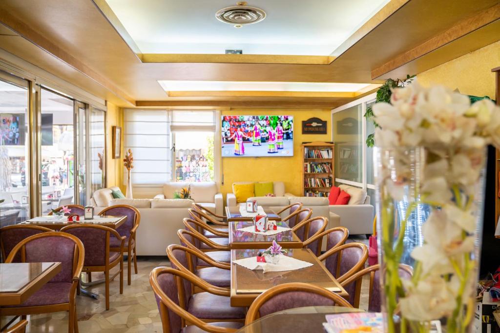 hotel harrys sala bar