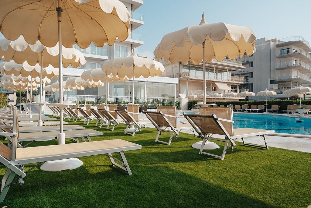 hotel galassia piscina lettini