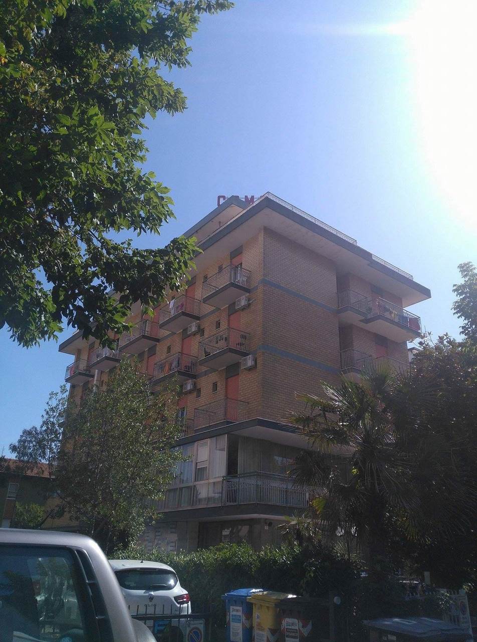 hotel como front
