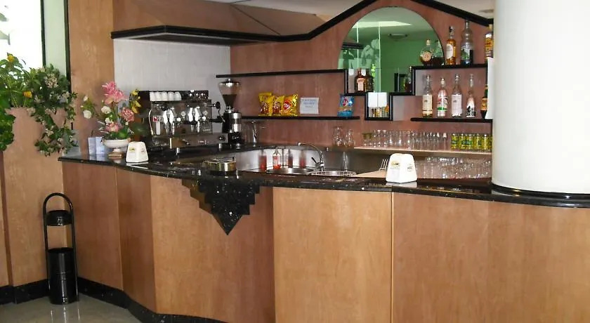 hotel como bar2