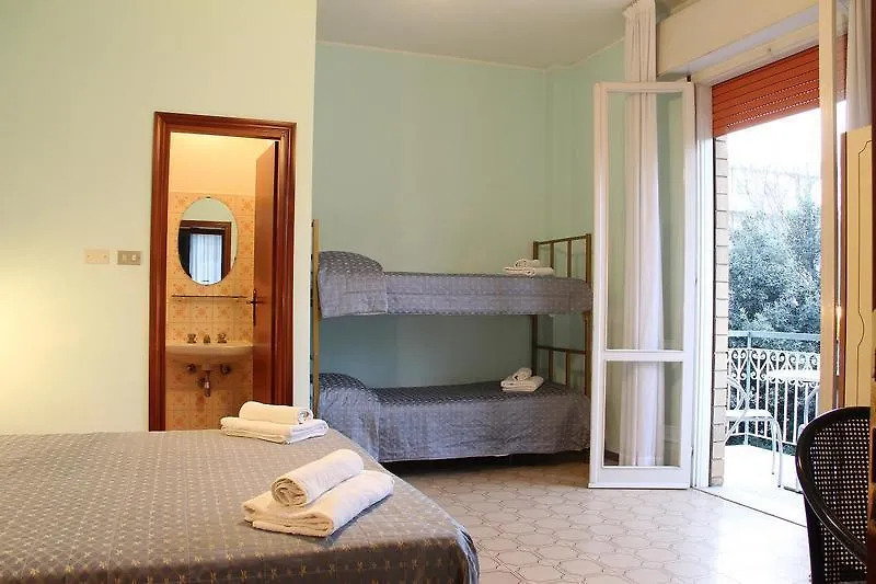 hotel como quadrupla