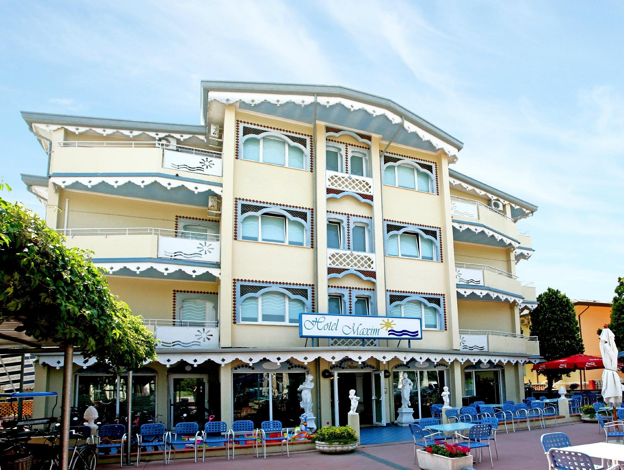 hotel maxim