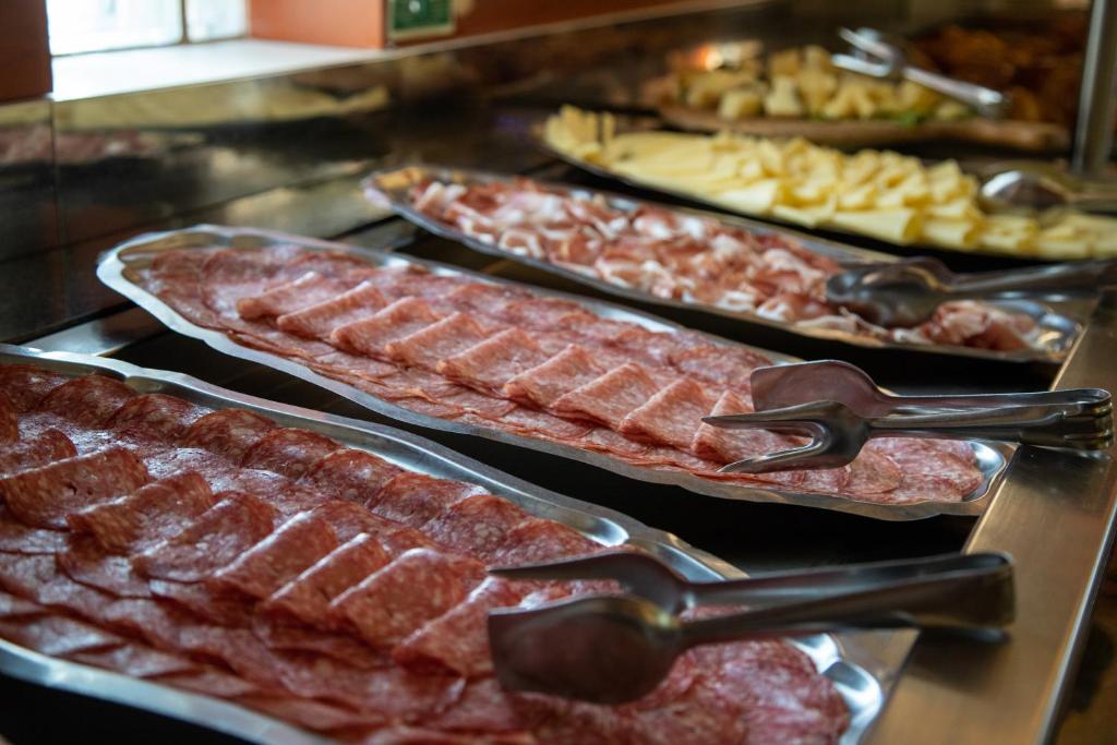 hotel elpiro continental buffet