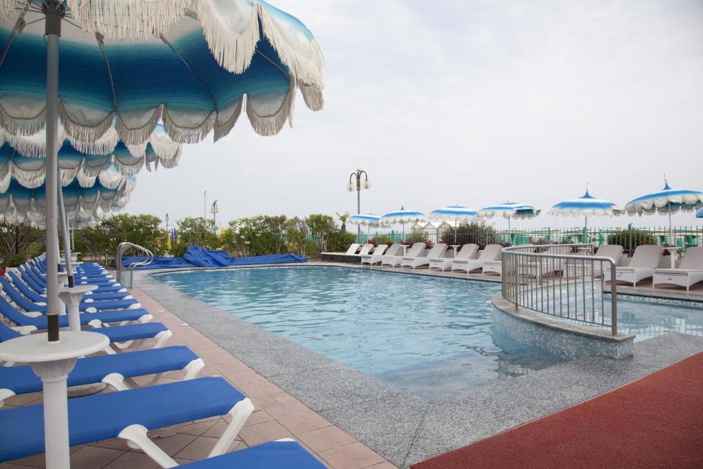 hotel elpiro piscina