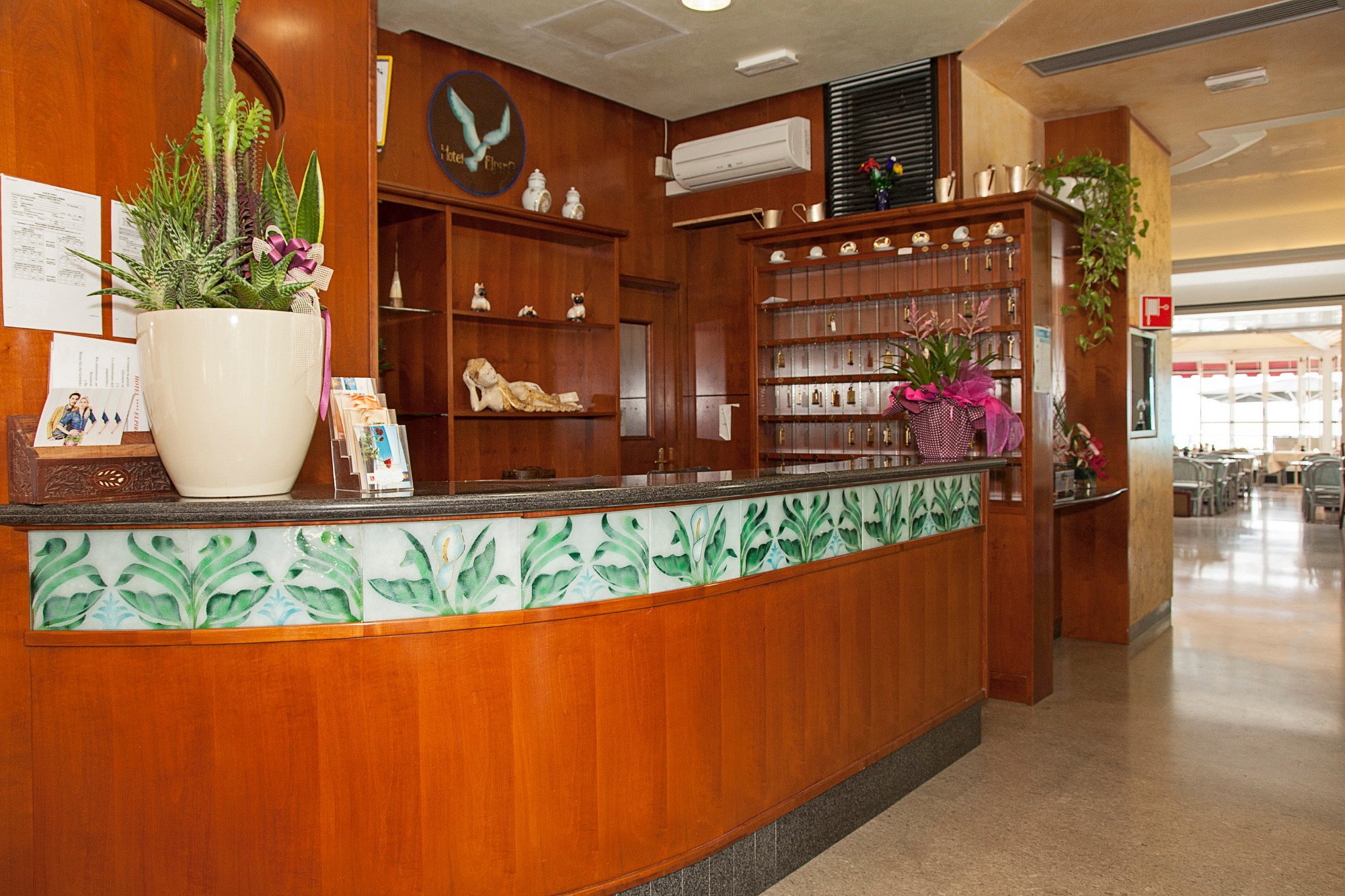 hotel elpiro reception2