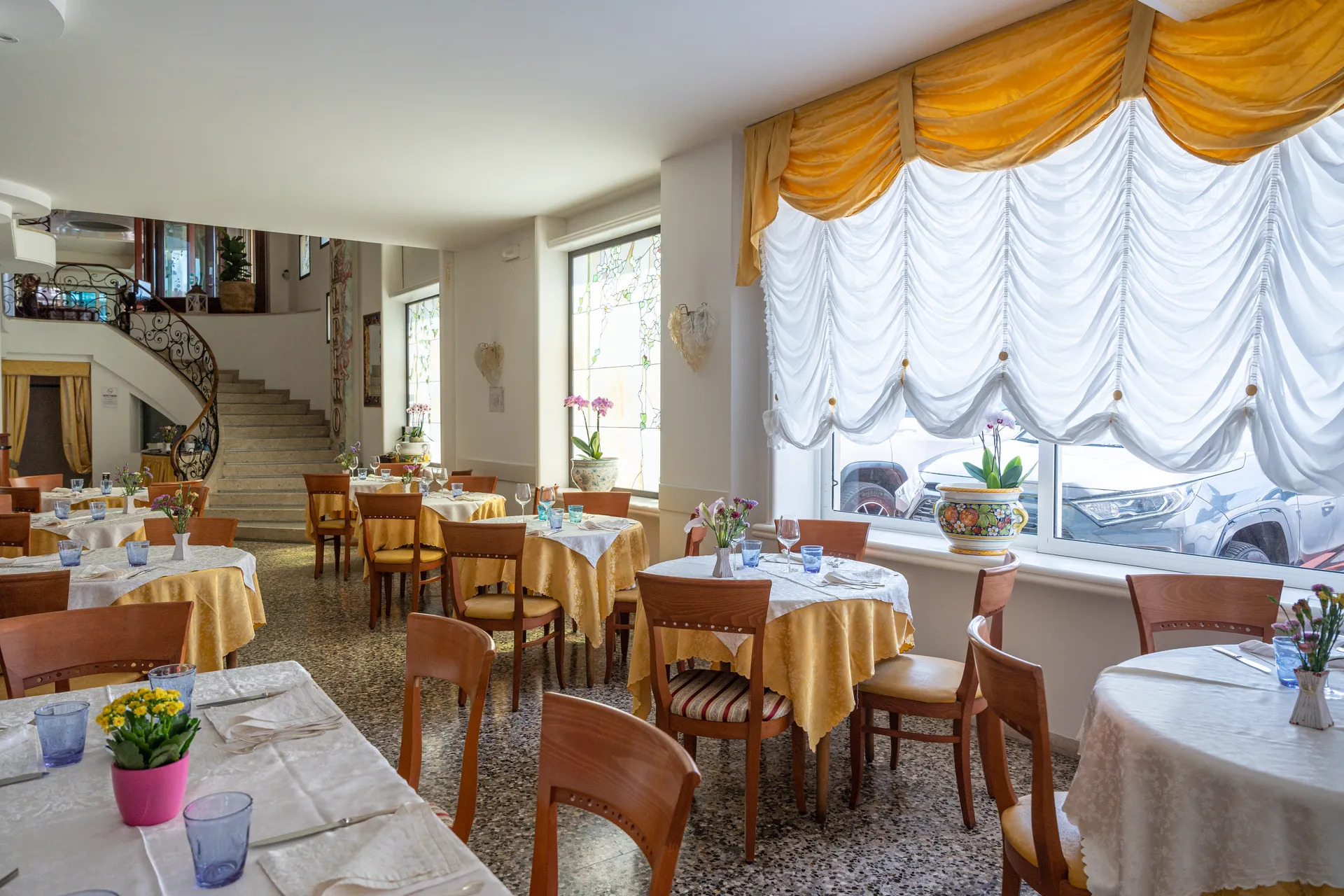 hotel elpiro sala ristorante