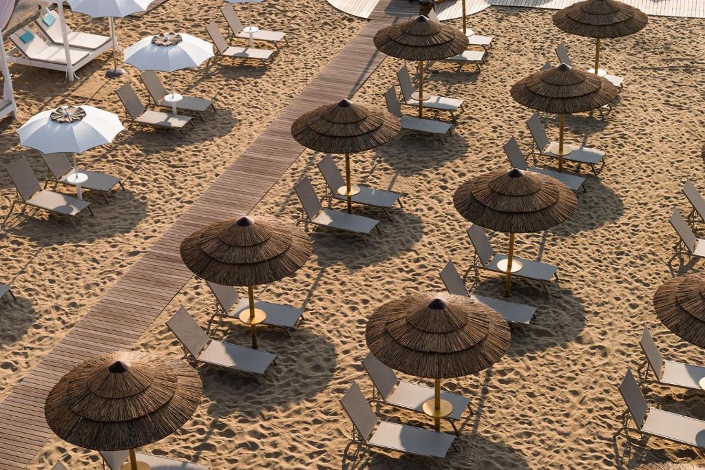 lino delle fate ecovillage resort ombrelloni spiaggia