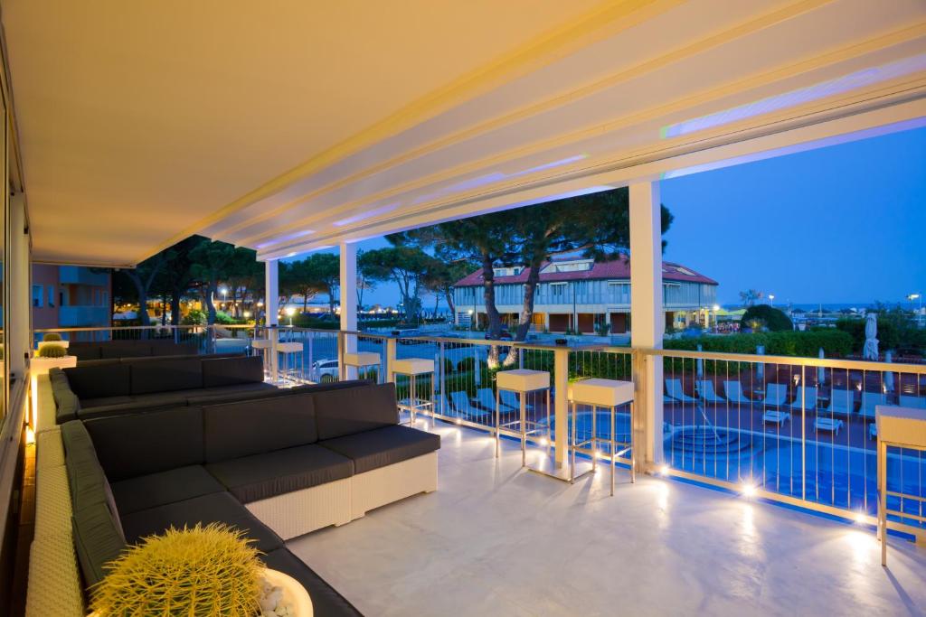 hotel garden sea esterno sedute