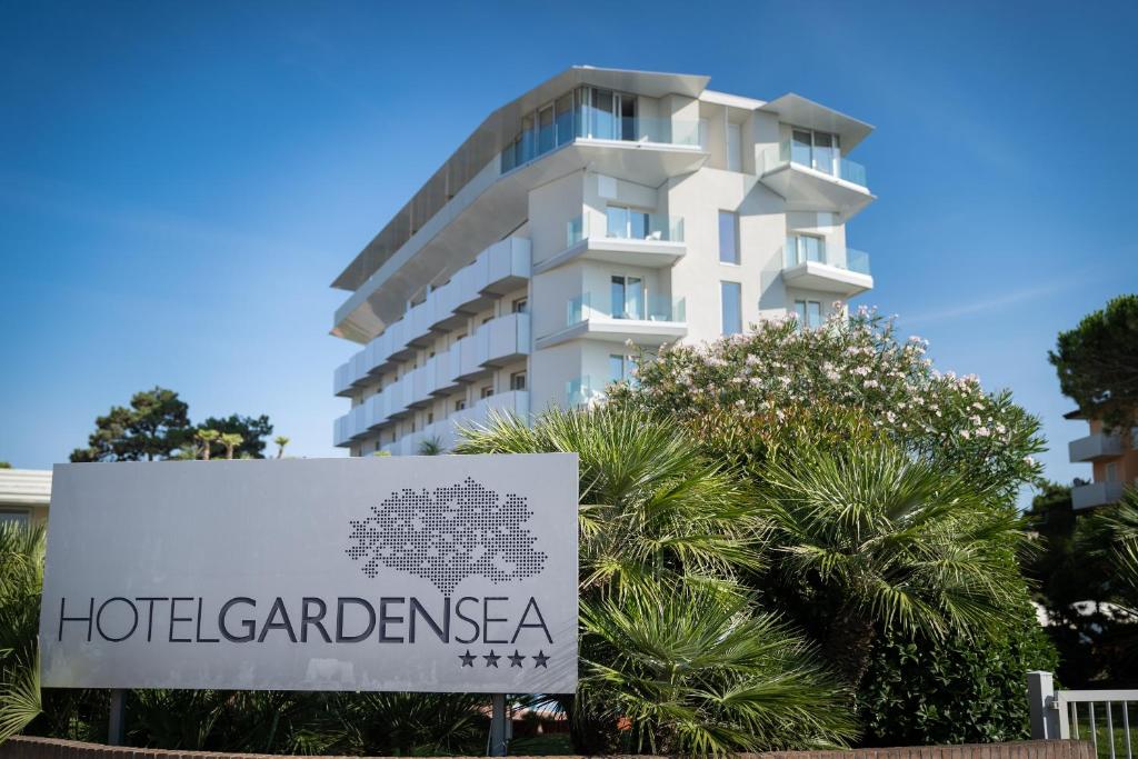 hotel garden sea front2