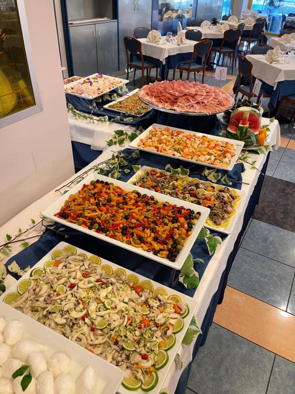 hotel luna bibione buffet pranzo