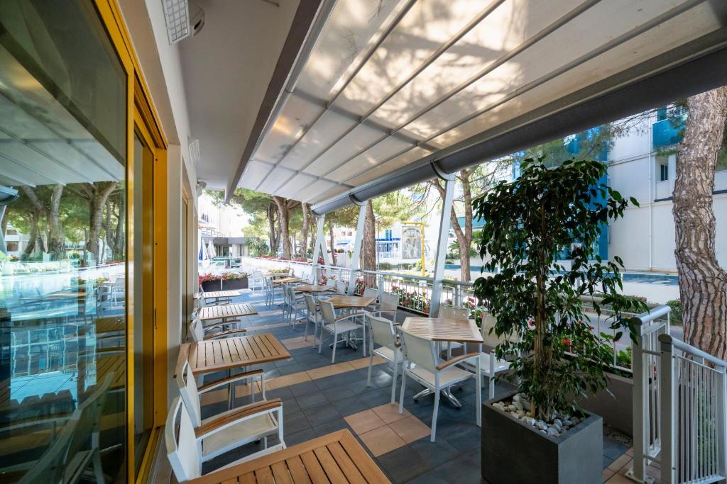 hotel luna bibione esterno