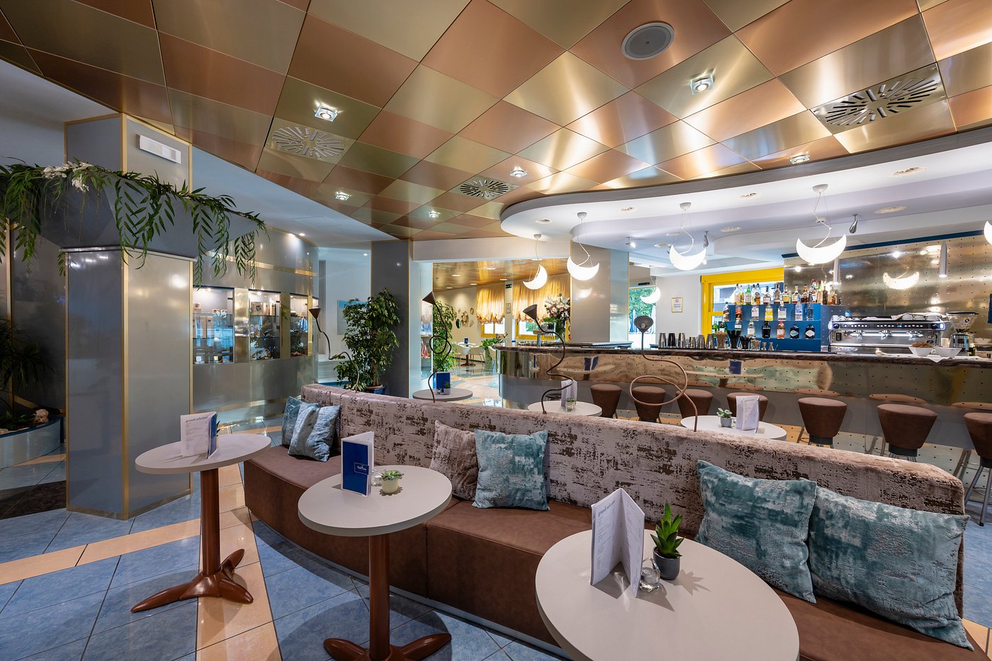 hotel luna bibione sala bar