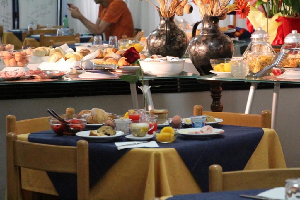 martinas hotel buffet
